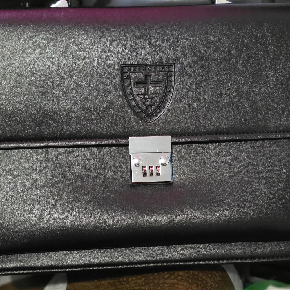 Brief Case Black Leather Men's Bag. 5 Pocket Case. Computer Carrier, Files, Leaf